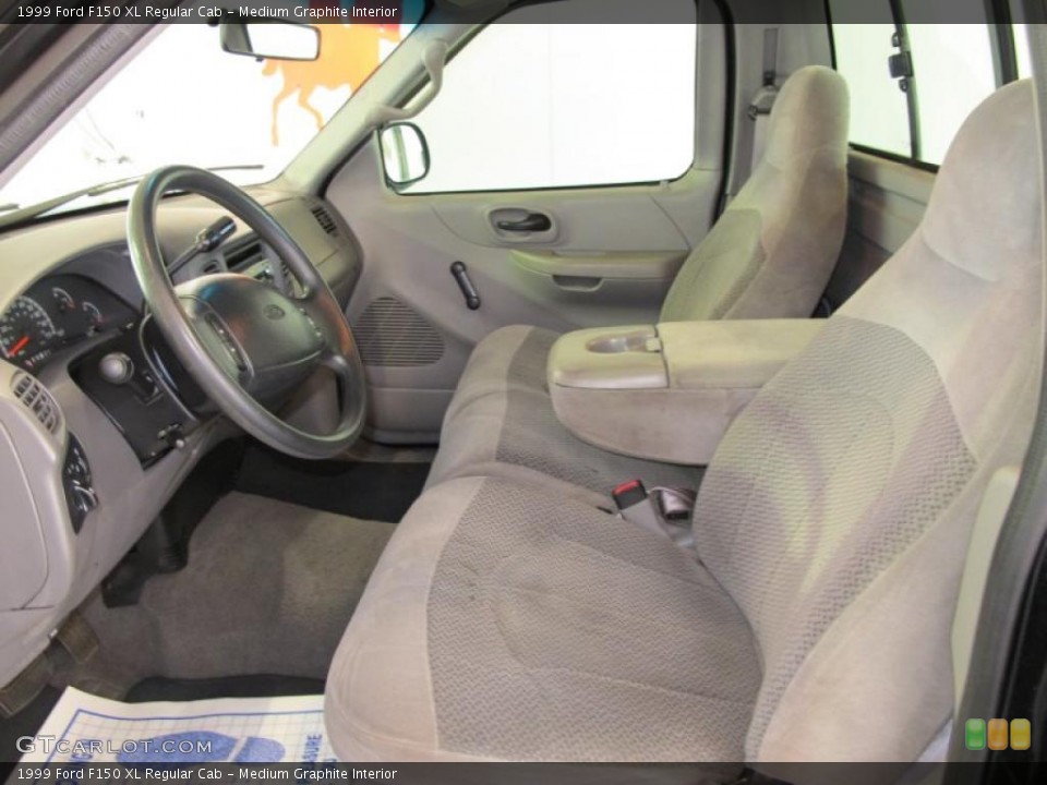 Medium Graphite Interior Photo for the 1999 Ford F150 XL Regular Cab #37540972
