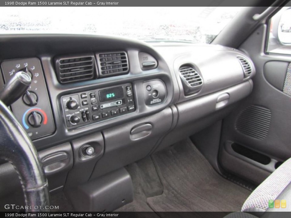 Gray Interior Photo for the 1998 Dodge Ram 1500 Laramie SLT Regular Cab #37787724