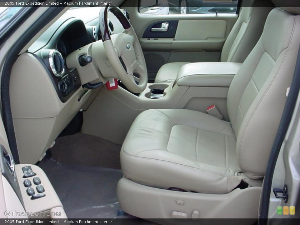 Medium Parchment Interior Photo for the 2005 Ford Expedition Limited #37797324