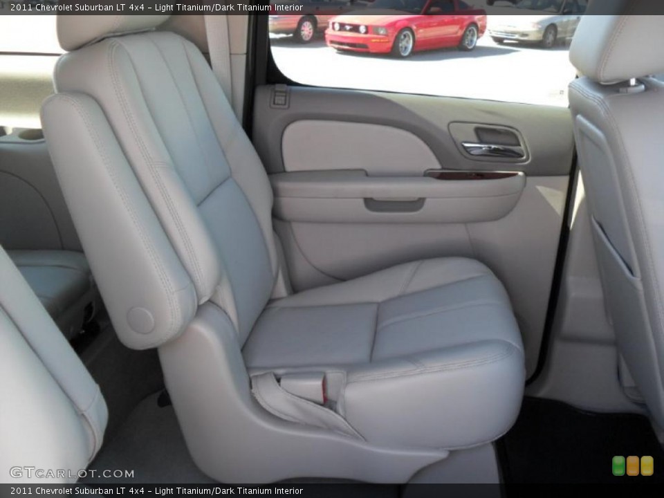 Light Titanium/Dark Titanium Interior Photo for the 2011 Chevrolet Suburban LT 4x4 #37811788