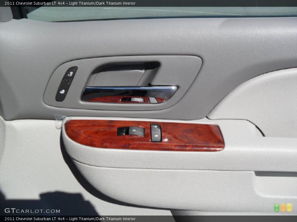 Light Titanium/Dark Titanium Interior Photo for the 2011 Chevrolet Suburban LT 4x4 #37811834