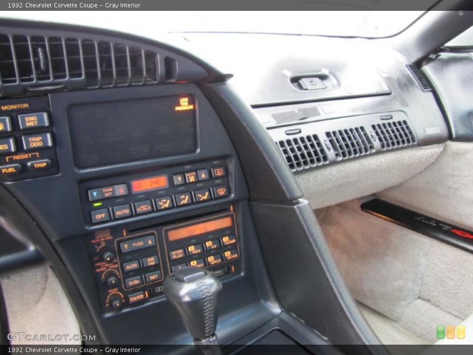 Gray Interior Photo for the 1992 Chevrolet Corvette Coupe #37858403