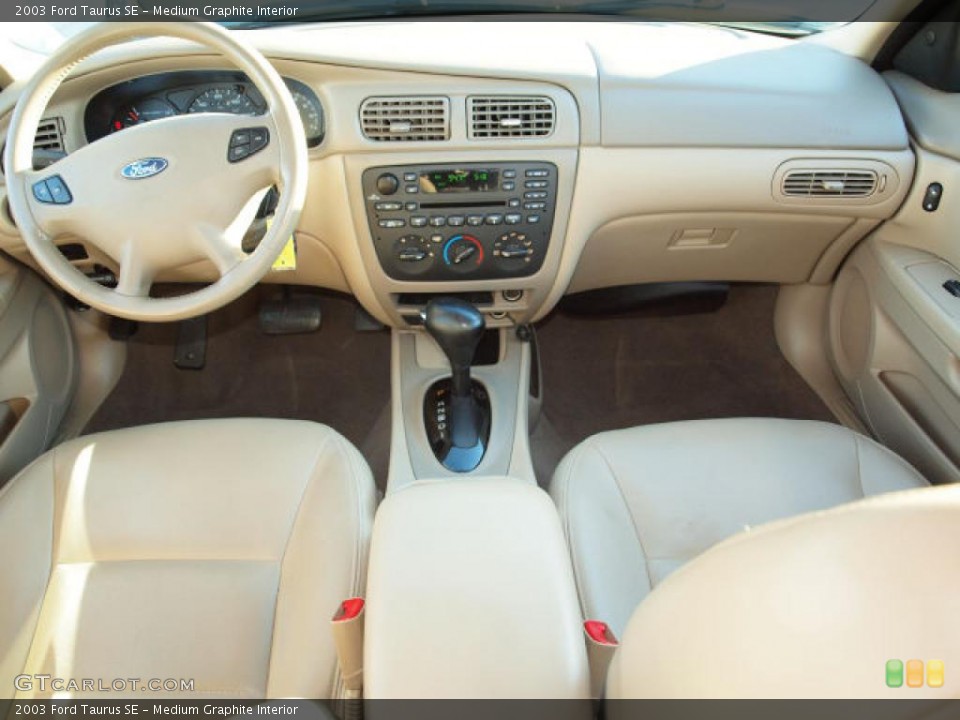 Medium Graphite Interior Photo for the 2003 Ford Taurus SE #37859819