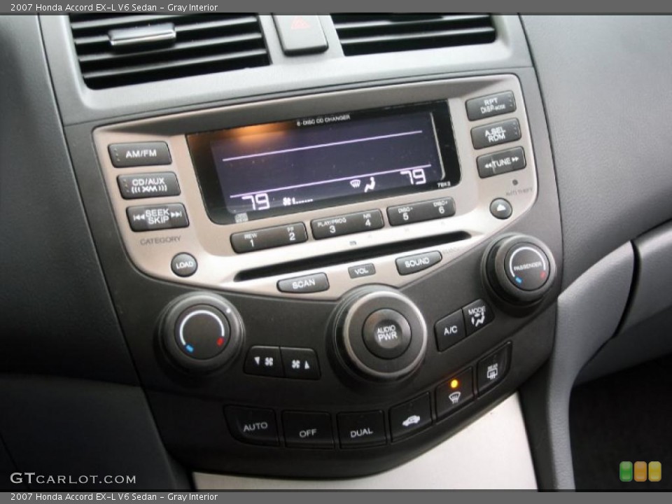 Gray Interior Controls for the 2007 Honda Accord EX-L V6 Sedan #37867256