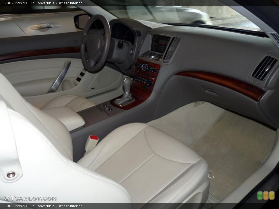 Wheat Interior Dashboard for the 2009 Infiniti G 37 Convertible #37868592