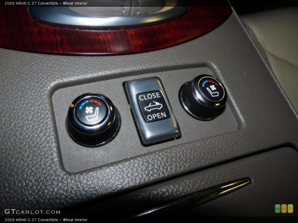 Wheat Interior Controls for the 2009 Infiniti G 37 Convertible #37868712