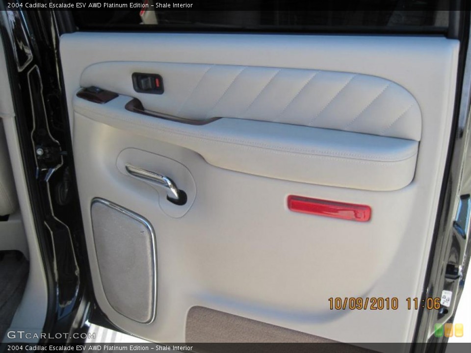 Shale Interior Photo for the 2004 Cadillac Escalade ESV AWD Platinum Edition #37880448