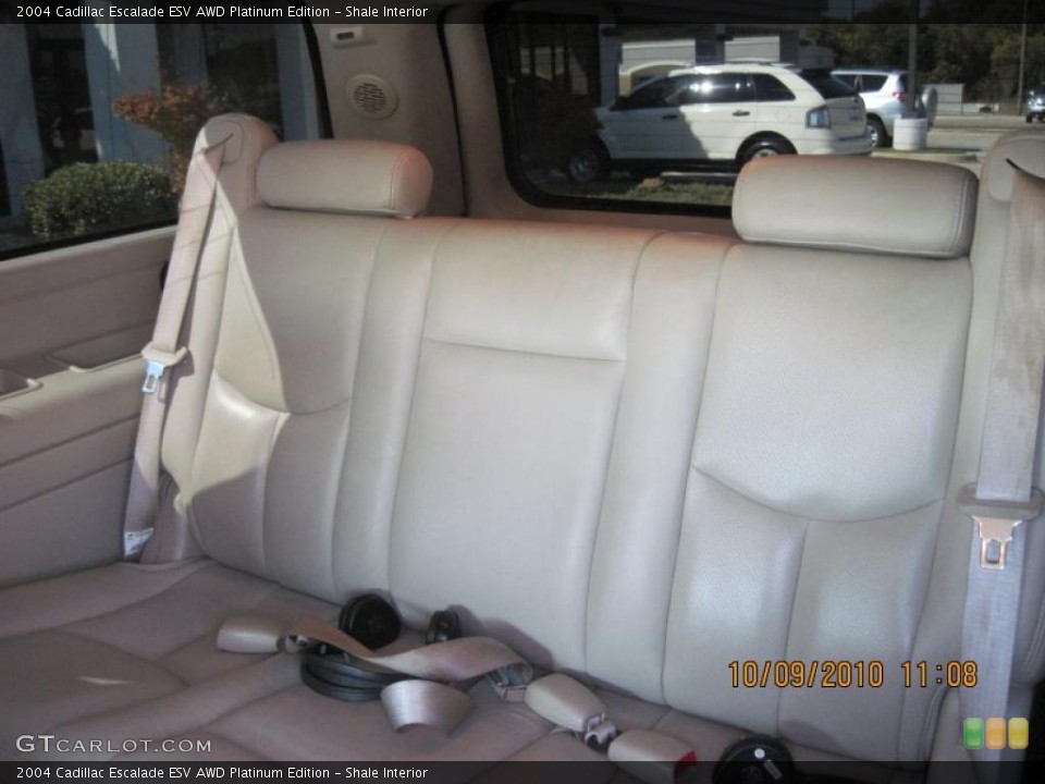 Shale Interior Photo for the 2004 Cadillac Escalade ESV AWD Platinum Edition #37880528