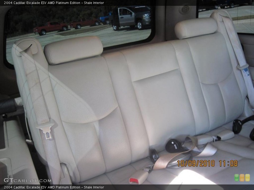 Shale Interior Photo for the 2004 Cadillac Escalade ESV AWD Platinum Edition #37880544