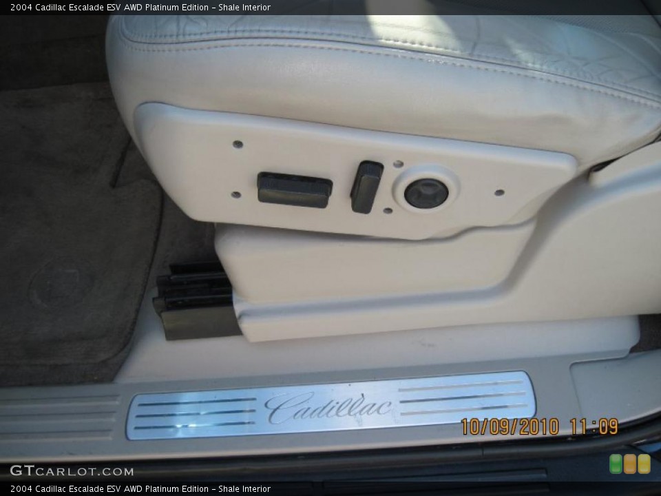 Shale Interior Controls for the 2004 Cadillac Escalade ESV AWD Platinum Edition #37880580