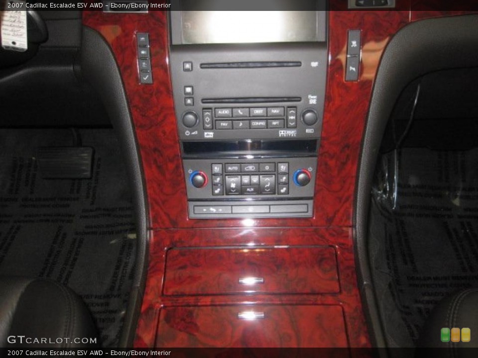 Ebony/Ebony Interior Controls for the 2007 Cadillac Escalade ESV AWD #37886248