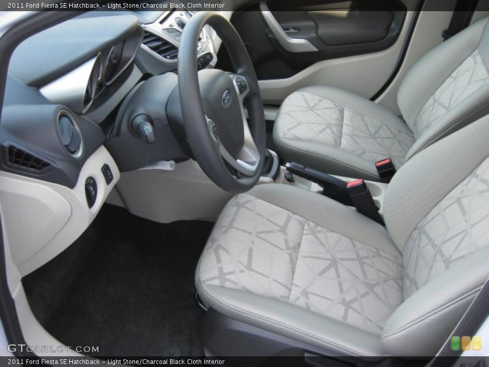 Light Stone/Charcoal Black Cloth Interior Photo for the 2011 Ford Fiesta SE Hatchback #37889456