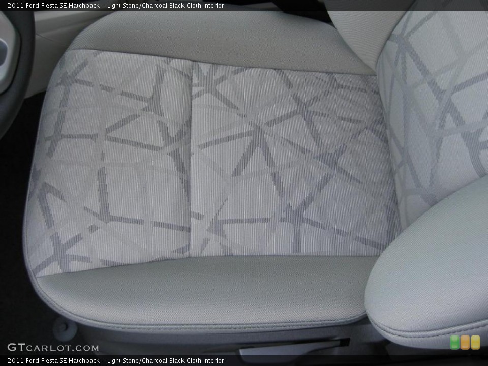 Light Stone/Charcoal Black Cloth Interior Photo for the 2011 Ford Fiesta SE Hatchback #37889472