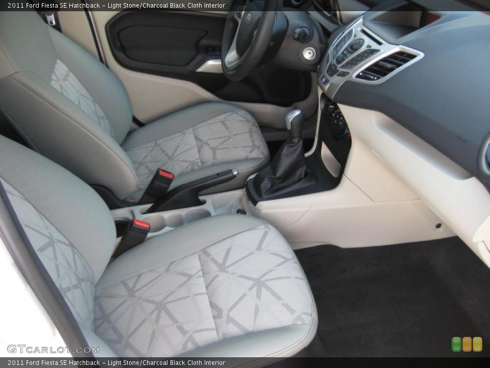 Light Stone/Charcoal Black Cloth Interior Photo for the 2011 Ford Fiesta SE Hatchback #37889556