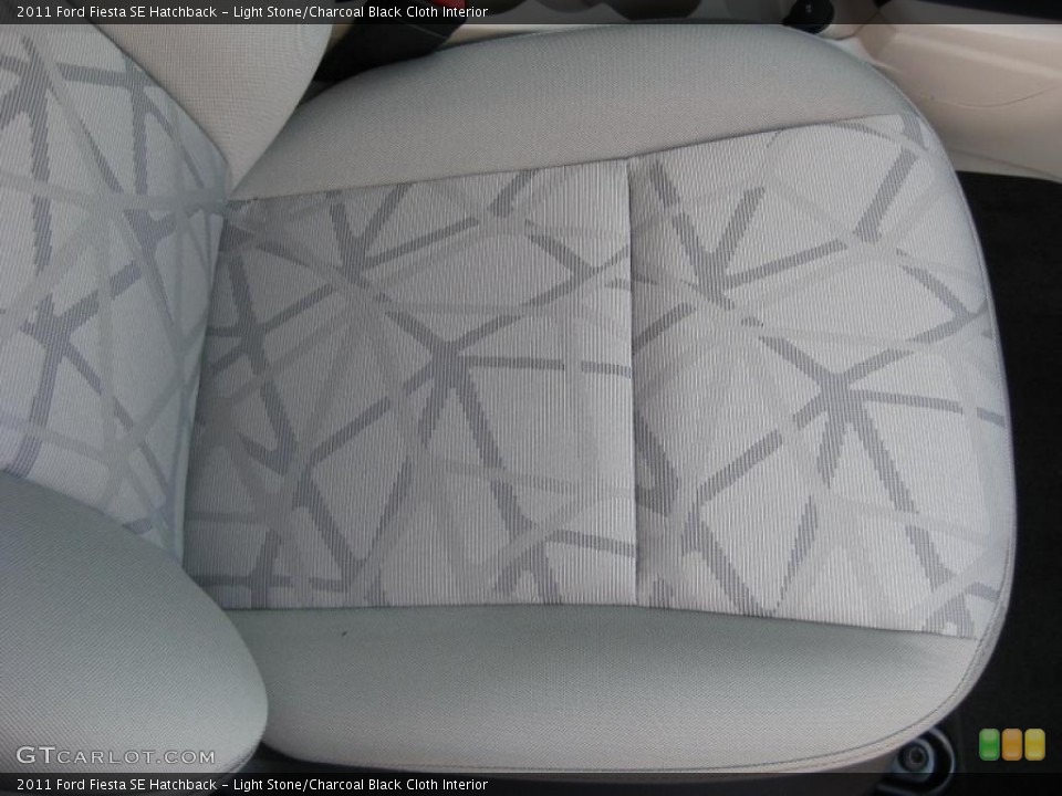 Light Stone/Charcoal Black Cloth Interior Photo for the 2011 Ford Fiesta SE Hatchback #37889576