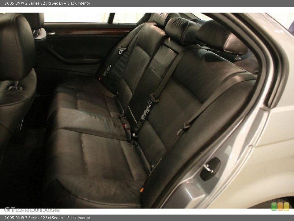 Black Interior Photo for the 2005 BMW 3 Series 325xi Sedan #37904191