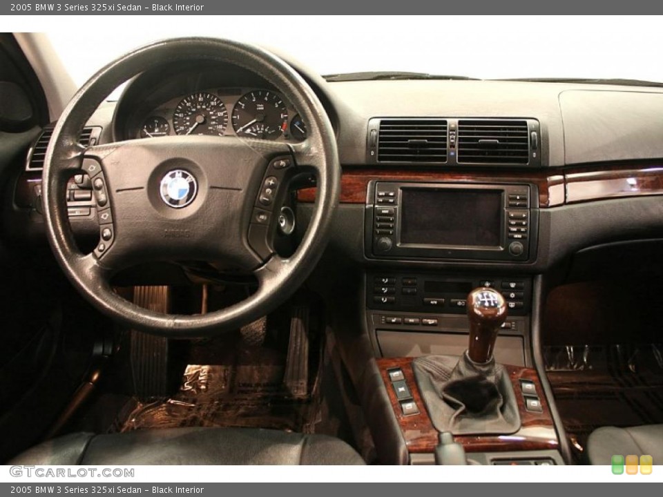 Black Interior Photo for the 2005 BMW 3 Series 325xi Sedan #37904207