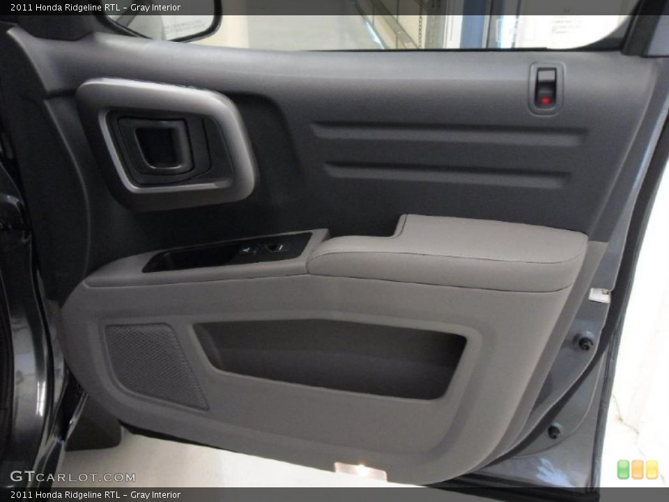 Gray Interior Photo for the 2011 Honda Ridgeline RTL #37909697