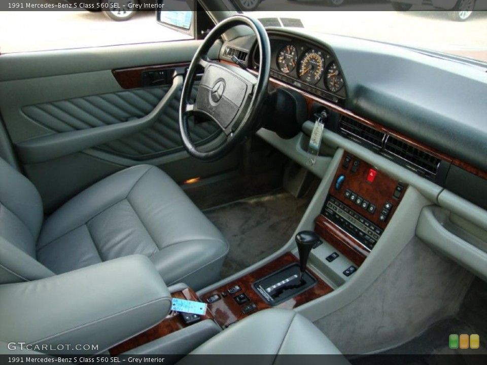 Grey Interior Photo for the 1991 Mercedes-Benz S Class 560 SEL #37912673
