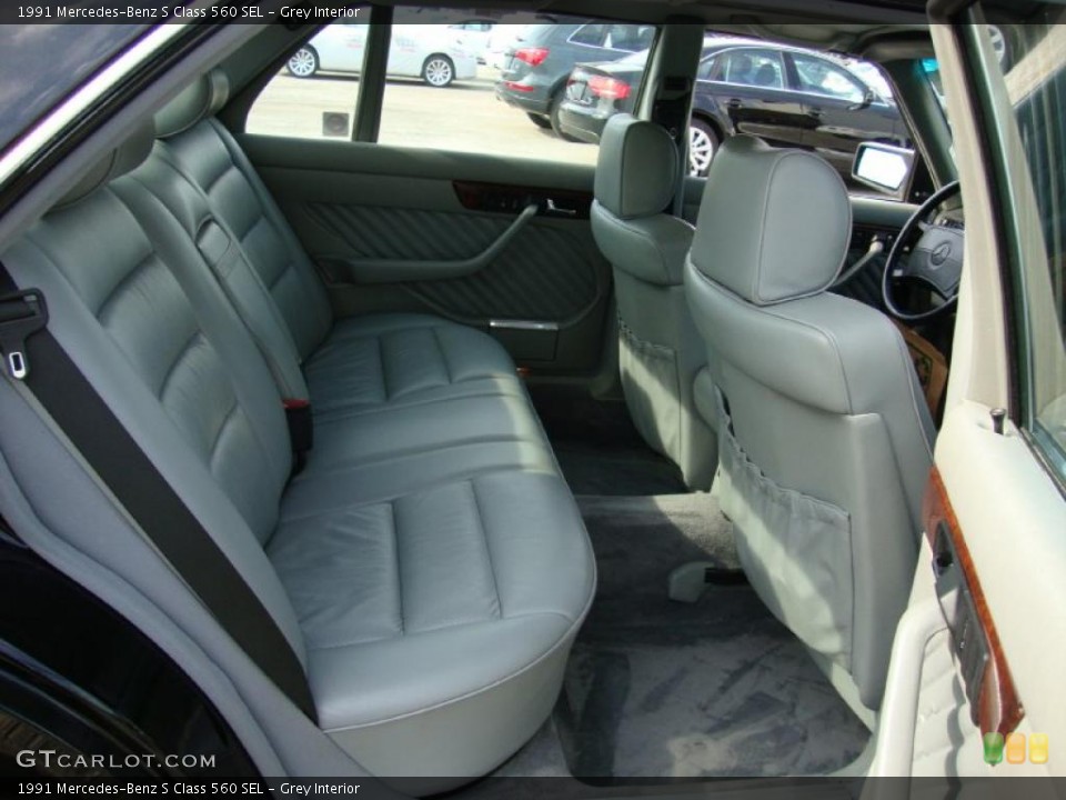 Grey Interior Photo for the 1991 Mercedes-Benz S Class 560 SEL #37912753