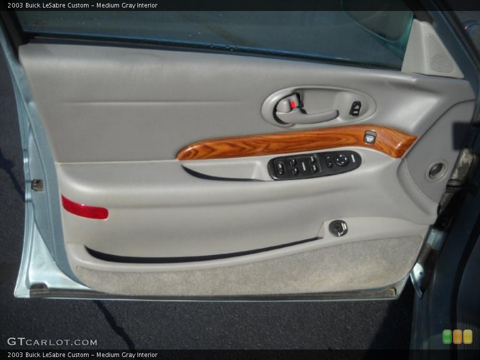 Medium Gray Interior Photo for the 2003 Buick LeSabre Custom #37929394