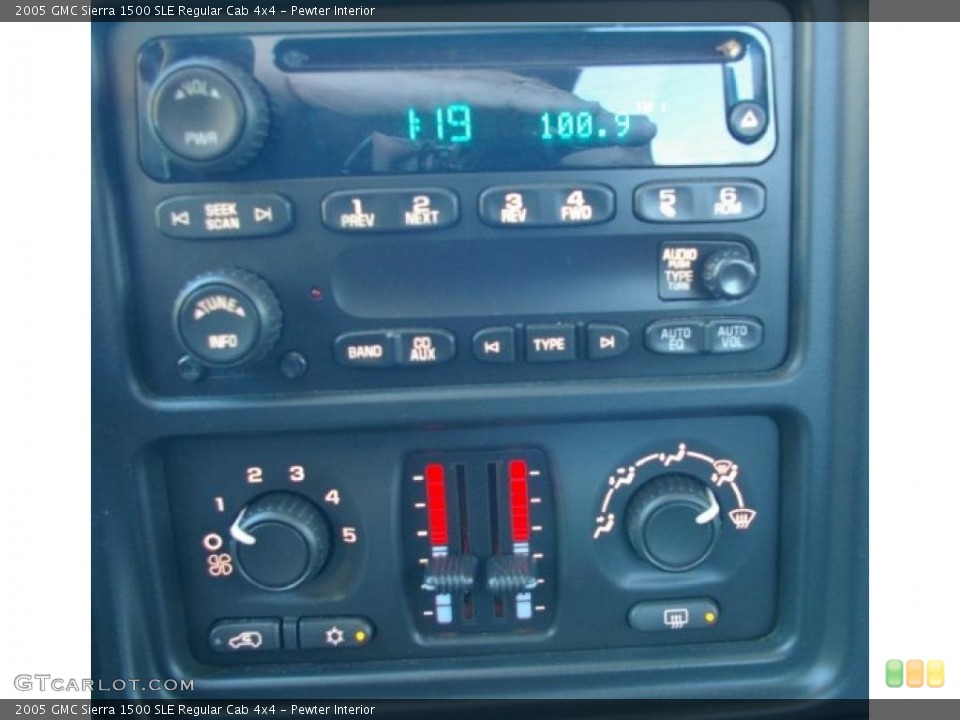 Pewter Interior Controls for the 2005 GMC Sierra 1500 SLE Regular Cab 4x4 #37935006