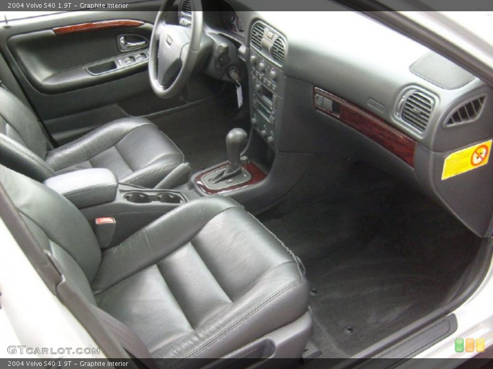 Graphite Interior Photo for the 2004 Volvo S40 1.9T #37939982