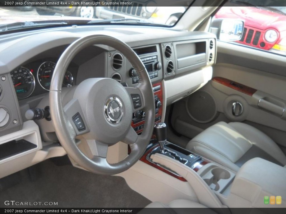 Dark Khaki/Light Graystone Interior Photo for the 2007 Jeep Commander Limited 4x4 #37947752