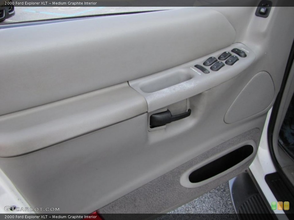 Medium Graphite Interior Photo for the 2000 Ford Explorer XLT #37948640