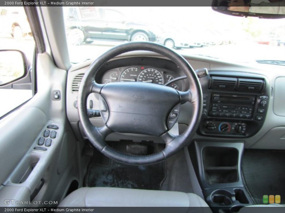 Medium Graphite Interior Photo for the 2000 Ford Explorer XLT #37948752