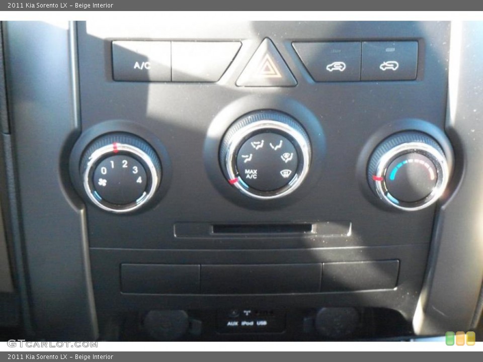 Beige Interior Controls for the 2011 Kia Sorento LX #37959412