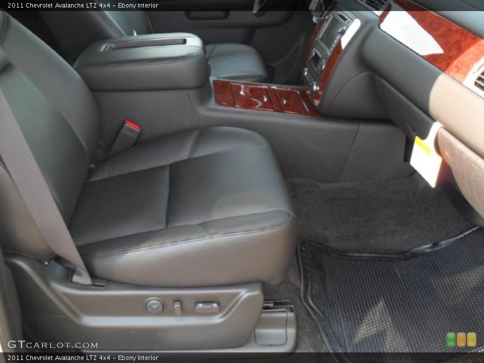 Ebony Interior Photo for the 2011 Chevrolet Avalanche LTZ 4x4 #37972956