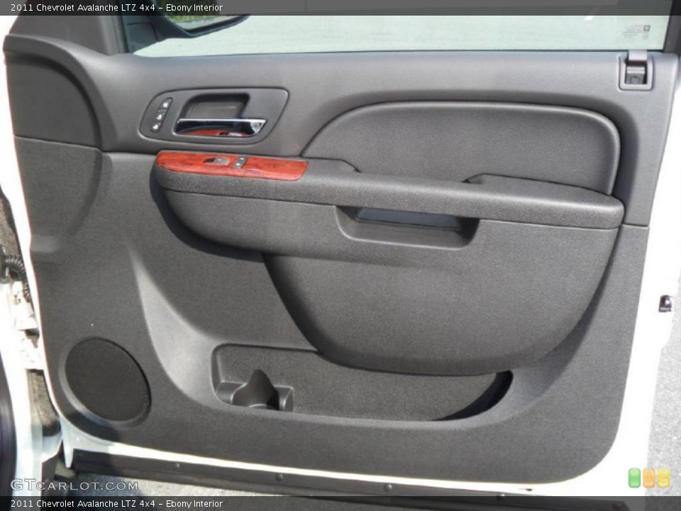 Ebony Interior Photo for the 2011 Chevrolet Avalanche LTZ 4x4 #37972988