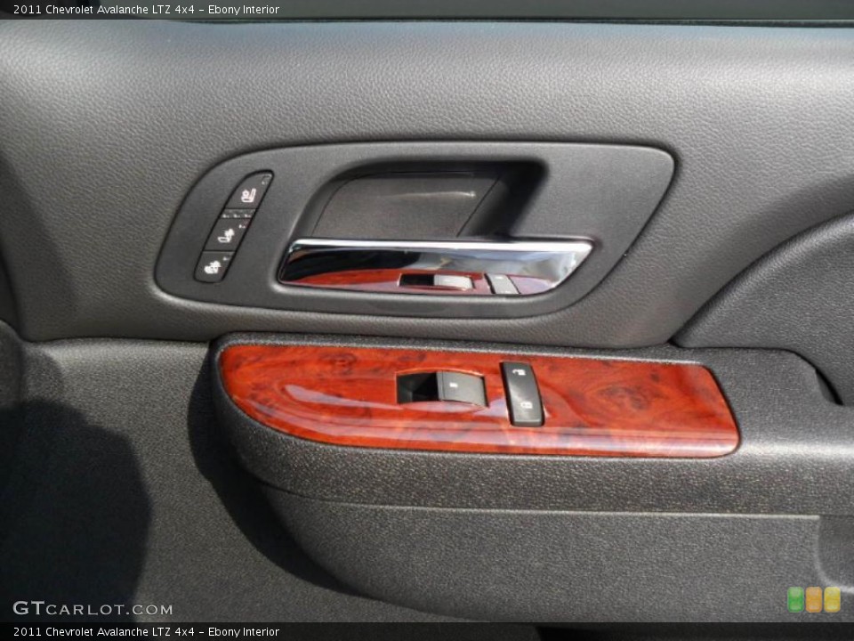 Ebony Interior Controls for the 2011 Chevrolet Avalanche LTZ 4x4 #37973004