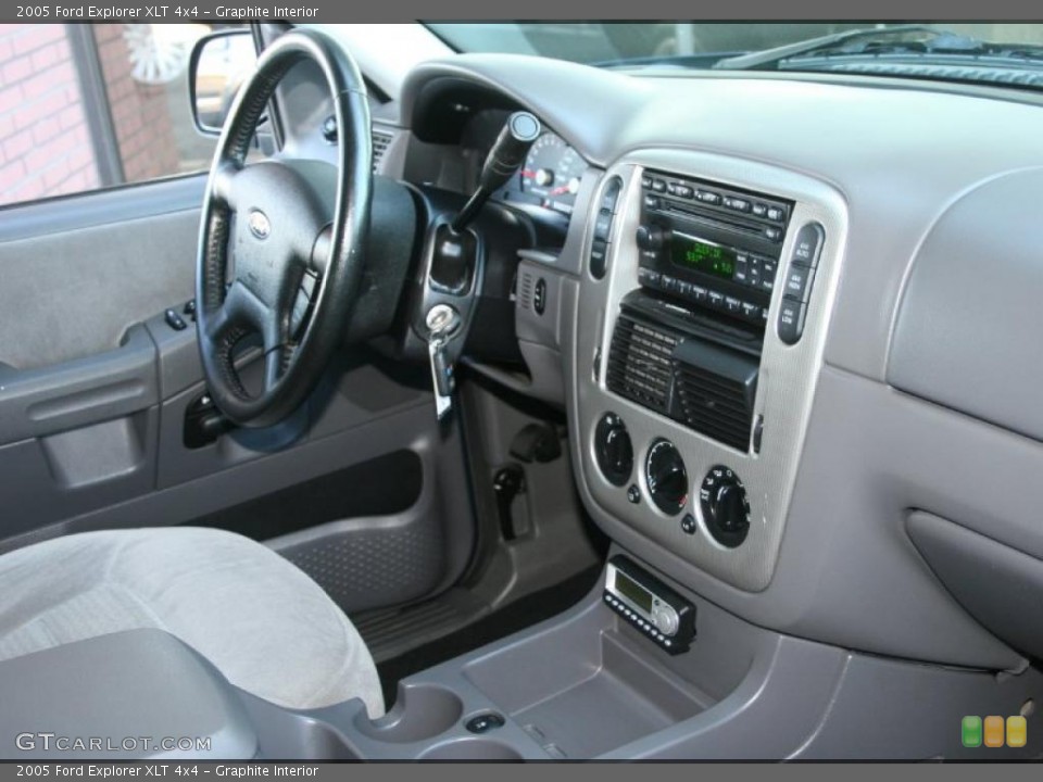 Graphite Interior Photo for the 2005 Ford Explorer XLT 4x4 #37974856
