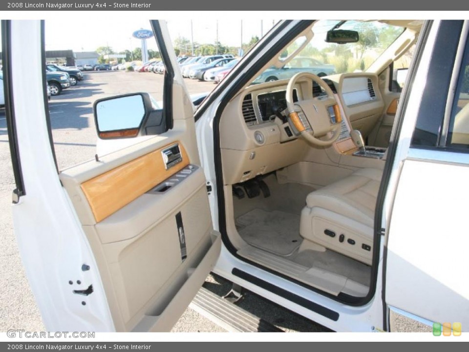 Stone Interior Photo for the 2008 Lincoln Navigator Luxury 4x4 #37976636