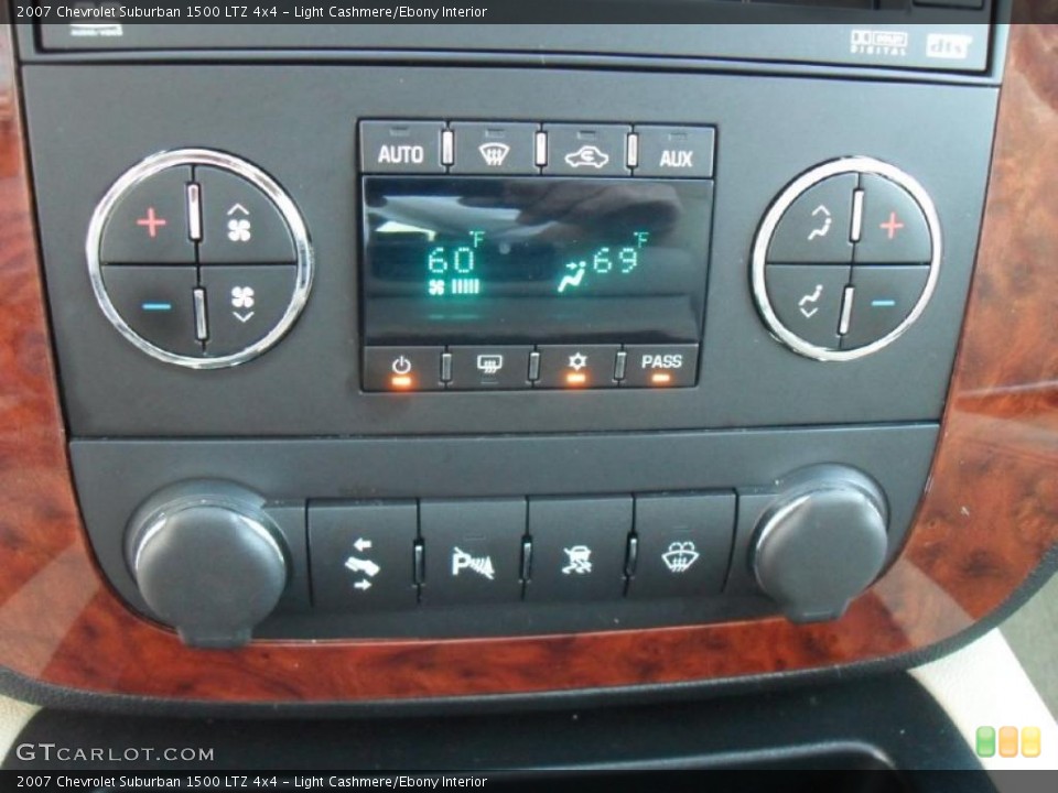 Light Cashmere/Ebony Interior Controls for the 2007 Chevrolet Suburban 1500 LTZ 4x4 #37977344