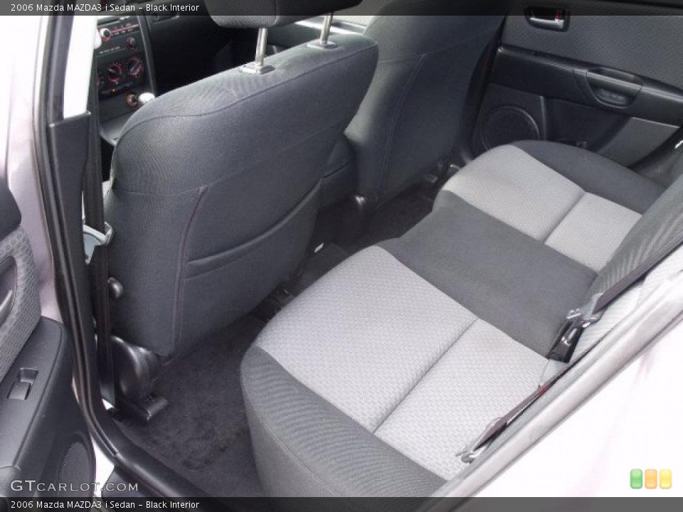 Black Interior Photo for the 2006 Mazda MAZDA3 i Sedan #37978044