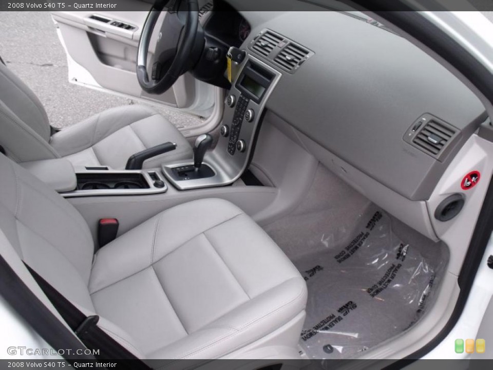 Quartz Interior Photo for the 2008 Volvo S40 T5 #37978732