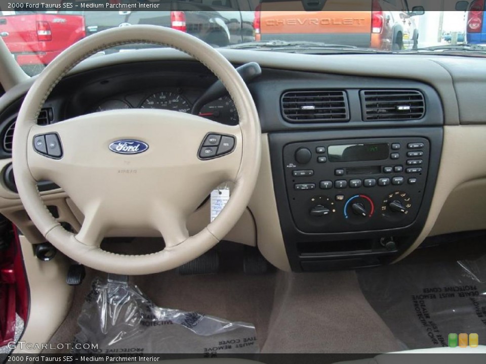 Medium Parchment Interior Photo for the 2000 Ford Taurus SES #37980468
