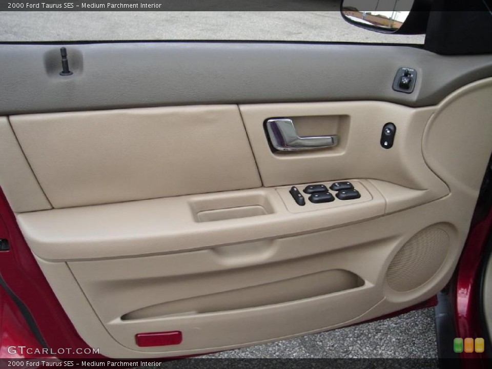 Medium Parchment Interior Photo for the 2000 Ford Taurus SES #37980484