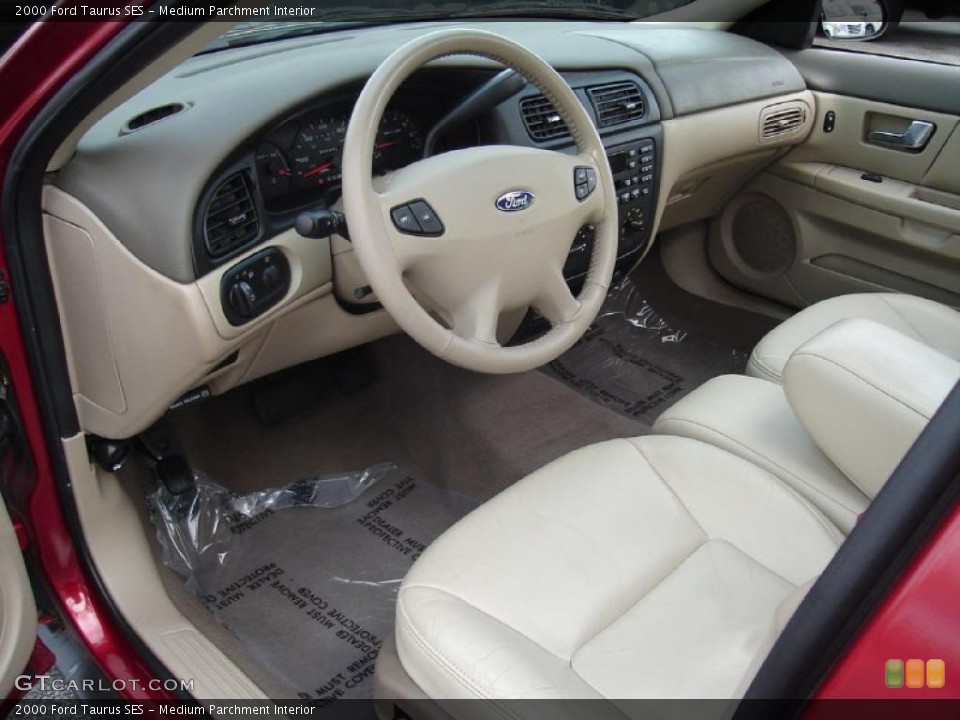 Medium Parchment Interior Photo for the 2000 Ford Taurus SES #37980516