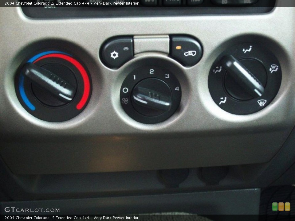 Very Dark Pewter Interior Controls for the 2004 Chevrolet Colorado LS Extended Cab 4x4 #37981348
