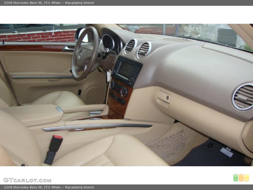 Macadamia Interior Photo for the 2008 Mercedes-Benz ML 350 4Matic #37985072