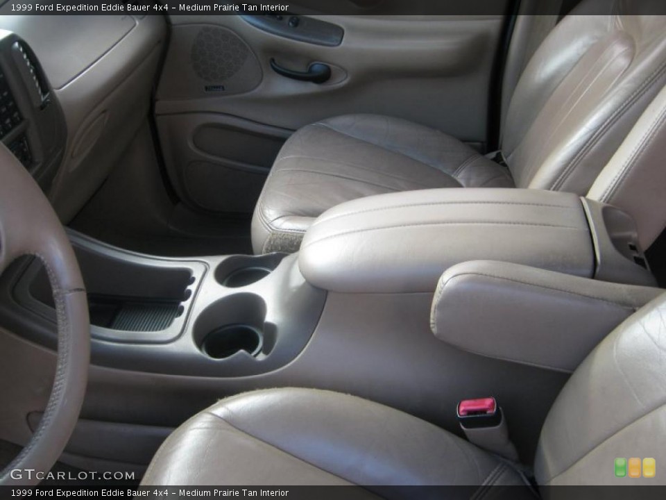 Medium Prairie Tan Interior Photo for the 1999 Ford Expedition Eddie Bauer 4x4 #37985757