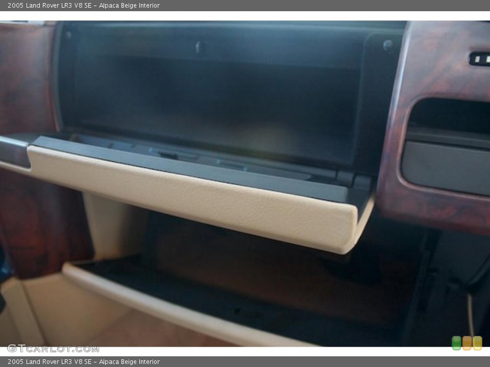 Alpaca Beige Interior Dashboard for the 2005 Land Rover LR3 V8 SE #37988609