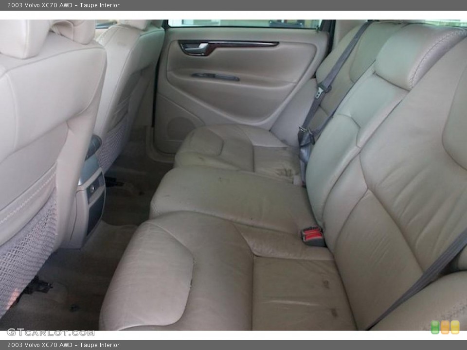 Taupe Interior Photo for the 2003 Volvo XC70 AWD #37989813