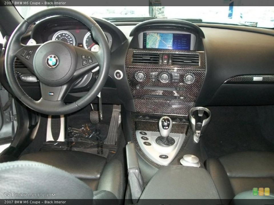 Black Interior Dashboard for the 2007 BMW M6 Coupe #37990041