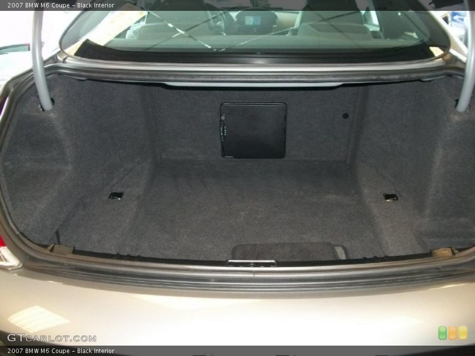 Black Interior Trunk for the 2007 BMW M6 Coupe #37990165