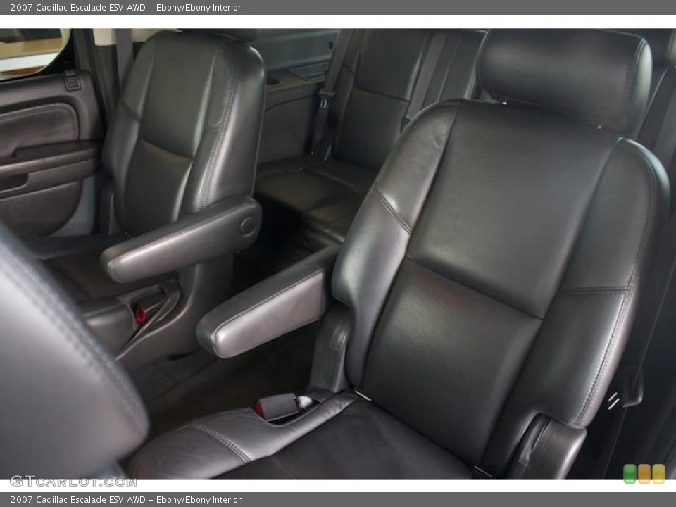 Ebony/Ebony Interior Photo for the 2007 Cadillac Escalade ESV AWD #37992541
